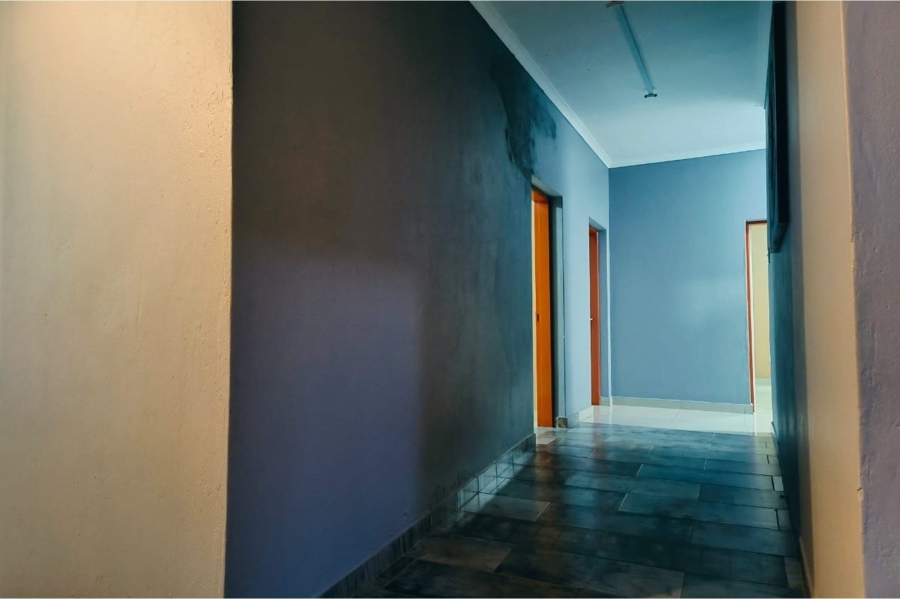 To Let commercial Property for Rent in Mogwase North West